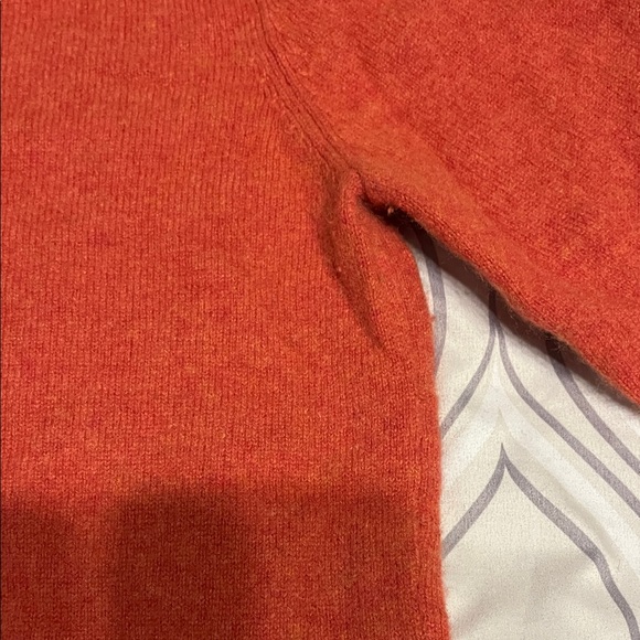 Tahari Woman 100% 2ply Cashmere Crewneck Sweater in Burnt Orange - Picture 8 of 9